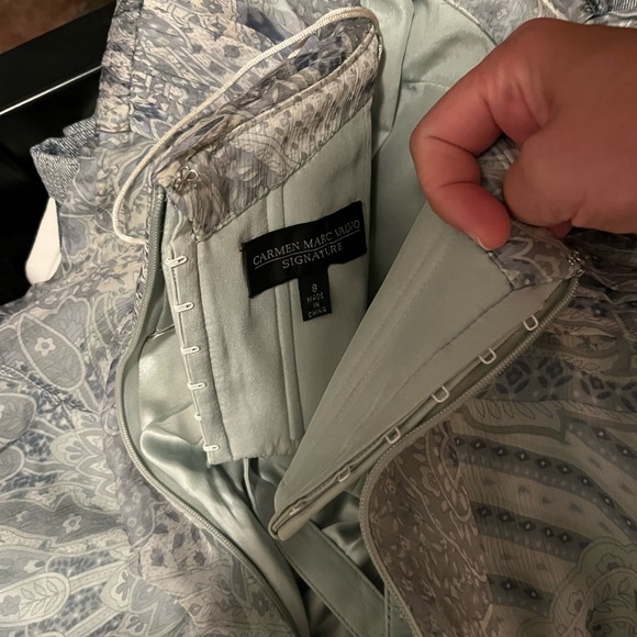 Carmen Marc Valvo Blue Paisley Gown - Picture 9 of 12